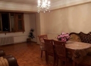 Satılır 4 otaqlı 120 m2 köhnə tikili İnşaatçılar m.