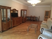 Satılır 3 otaqlı 160 m2 yeni tikili Dövlət Statistika Komitəsi