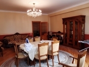 Satılır 3 otaqlı 130 m2 yeni tikili 28 May m.