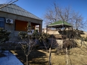 Satılır 3 otaqlı 330 m2 bağ evi Novxanı