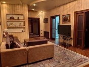 İcarəyə verilir 4 otaqlı 210 m2 yeni tikili Qara Qarayev m.