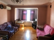 Satılır 1 otaqlı 32 m2 köhnə tikili İnşaatçılar m.