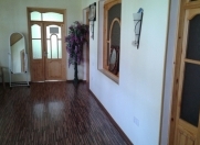 İcarəyə verilir 7 otaqlı 200 m2 həyət evi Şəki