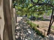 Satılır 4 otaqlı 1200 m2 bağ evi Buzovna