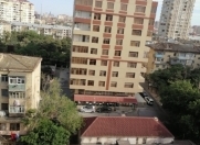 Satılır 5 otaqlı 130 m2 köhnə tikili 8 mkr