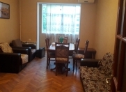 Satılır 2 otaqlı 60 m2 köhnə tikili ABŞ səfirliyi