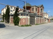 Satılır 4 otaqlı 140 m2 həyət evi Bakıxanov