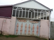 Satılır 4 otaqlı 2500 m2 həyət evi Gədəbəy