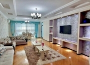 İcarəyə verilir 5 otaqlı 250 m2 yeni tikili Şah İsmayıl Xətai m.