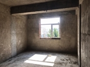 Satılır 2 otaqlı 90 m2 yeni tikili Qara Qarayev m.