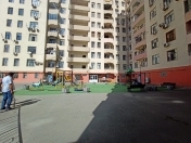 Satılır 4 otaqlı 135 m2 yeni tikili İnşaatçılar m.