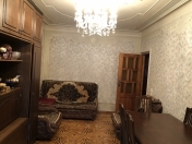 Satılır 4 otaqlı 65 m2 köhnə tikili 8 mkr