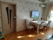 Satılır 2 otaqlı 60 m2 köhnə tikili Nizami m.