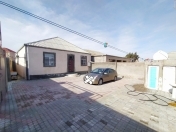 Satılır 4 otaqlı 120 m2 həyət evi Şüvəlan Park ticarət mərkəzi