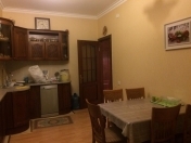 İcarəyə verilir 3 otaqlı 127 m2 köhnə tikili Avropa otel