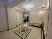 Satılır 4 otaqlı 250 m2 yeni tikili Səbail r.