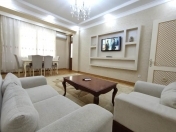 Satılır 3 otaqlı 96 m2 yeni tikili 28 May m.