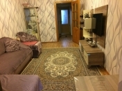 Satılır 2 otaqlı 50 m2 köhnə tikili Heydər Əliyev Mərkəzi