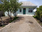 Satılır 2 otaqlı 70 m2 həyət evi Binə