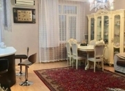 Satılır 3 otaqlı 90 m2 köhnə tikili Dövlət Statistika Komitəsi