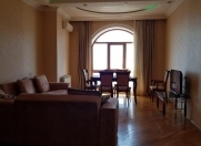 Satılır 3 otaqlı 151 m2 yeni tikili 28 May m.