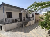 Satılır 4 otaqlı 142 m2 həyət evi Əmircan
