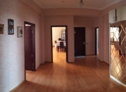 Satılır 4 otaqlı 153 m2 yeni tikili Bayıl