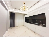 Satılır 4 otaqlı 140 m2 yeni tikili Tibb Universiteti