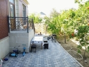 İcarəyə verilir 4 otaqlı 2 m2 bağ evi Novxanı