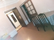 İcarəyə verilir 3 otaqlı 60 m2 köhnə tikili Heydər Əliyev Mərkəzi