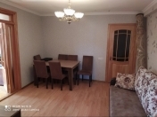 Satılır 4 otaqlı 75 m2 köhnə tikili Qax