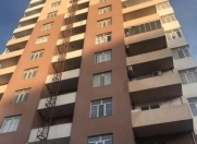 Satılır 1 otaqlı 77 m2 yeni tikili Qara Qarayev m.