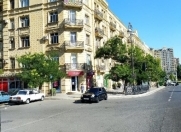 Satılır 2 otaqlı 52 m2 köhnə tikili Nizami m.