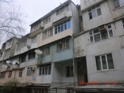 Satılır 1 otaqlı 30 m2 köhnə tikili İnşaatçılar m.