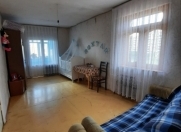 Satılır 1 otaqlı 40 m2 köhnə tikili Qara Qarayev m.