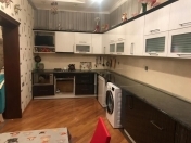 Satılır 4 otaqlı 165 m2 yeni tikili İnşaatçılar m.