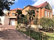 Satılır 8 otaqlı 600 m2 villa Azadlıq meydanı