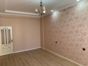 Satılır 2 otaqlı 70 m2 yeni tikili Qara Qarayev m.