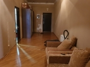 Satılır 4 otaqlı 196 m2 yeni tikili Elmlər Akademiyası m.