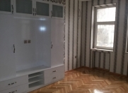 İcarəyə verilir 2 otaqlı 40 m2 köhnə tikili Elmlər Akademiyası m.