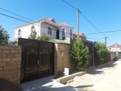 Satılır 4 otaqlı 240 m2 villa Y.Ramana