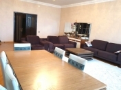 Satılır 4 otaqlı 196 m2 yeni tikili Elmlər Akademiyası m.