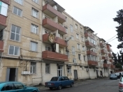 Satılır 4 otaqlı 90 m2 köhnə tikili Astara