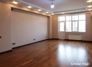 Satılır 3 otaqlı 156 m2 yeni tikili 28 May m.