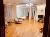 İcarəyə verilir 4 otaqlı 165 m2 yeni tikili Sahil m.