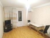 İcarəyə verilir 2 otaqlı 45 m2 köhnə tikili Elmlər Akademiyası m.