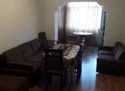 İcarəyə verilir 2 otaqlı 60 m2 köhnə tikili Elmlər Akademiyası m.