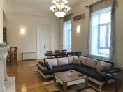 İcarəyə verilir 3 otaqlı 120 m2 köhnə tikili Sahil m.