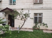 İcarəyə verilir 4 otaqlı 100 m2 ofis Şah İsmayıl Xətai m.