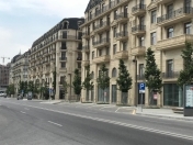 Satılır 8 otaqlı 350 m2 yeni tikili Ağ şəhər